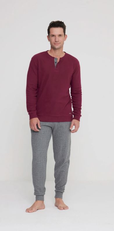 NOIDINOTTE Pigiama uomo lungo Spider in caldo e morbido punto milano con collo tre bottoni, pantalone in elegante motivo gessato e comodi polsini Bordeaux