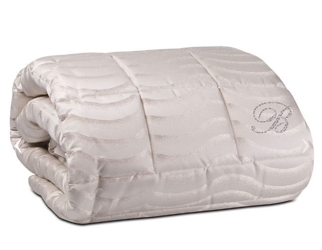 BLUMARINE Trapunta Jasmine 270x265 con logo in cristalli Swarovski, imbott.340 gr/mq Ecru Matrimoniale